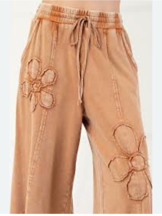 Sold - Picture 3 of 6